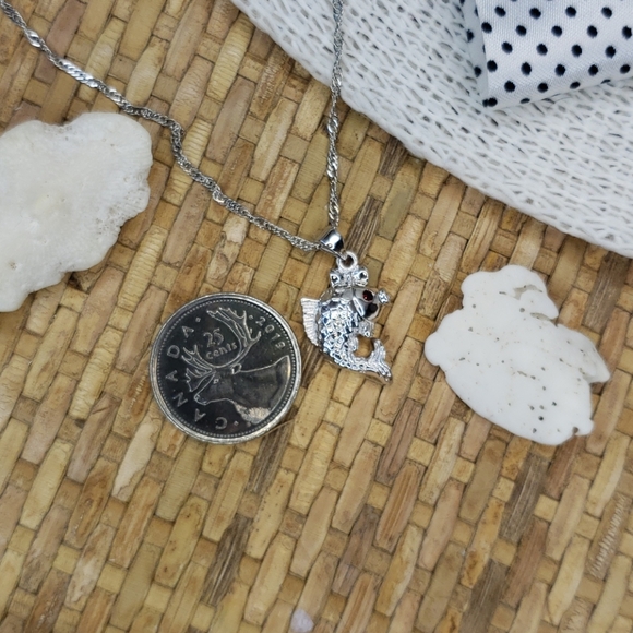 2/$15 NWT fashion fish necklace nautical - Picture 4 of 5